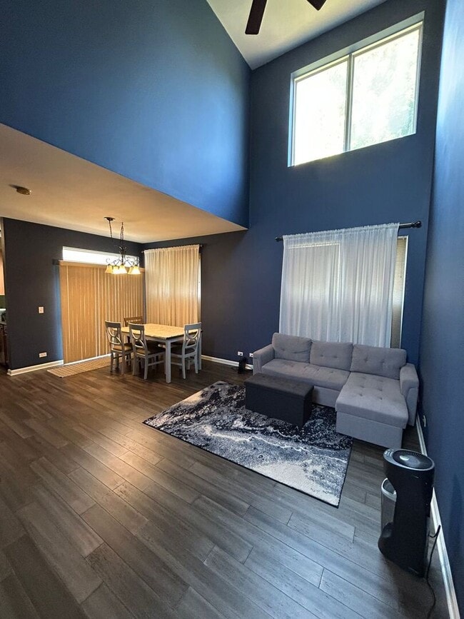 Building Photo - 2249 Sunrise Cir