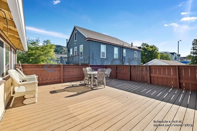 Building Photo - 1408 Second St