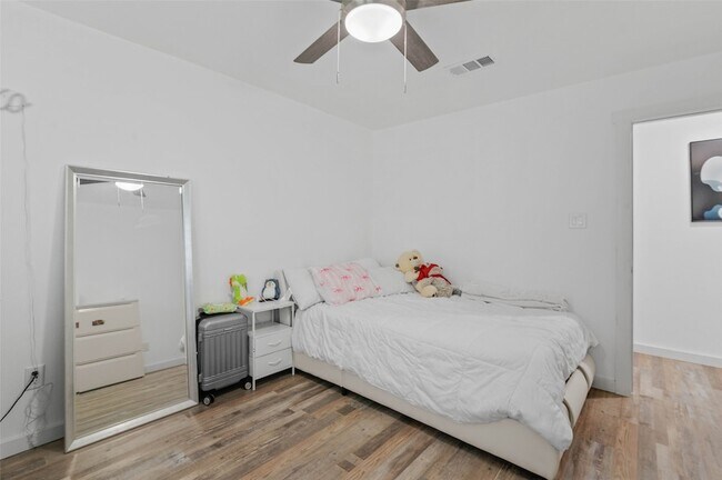 Building Photo - 1024 Greenlee St