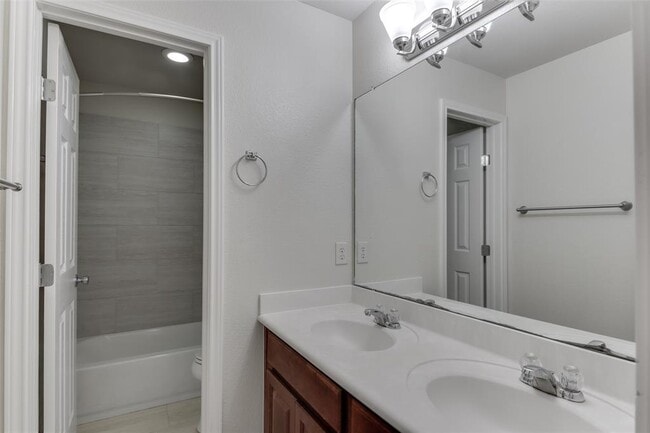 Building Photo - 800 S Frontier Ln