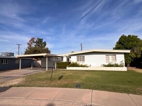 Building Photo - Scottsdale 4 Bed. 1.75 Bath located In Tow...