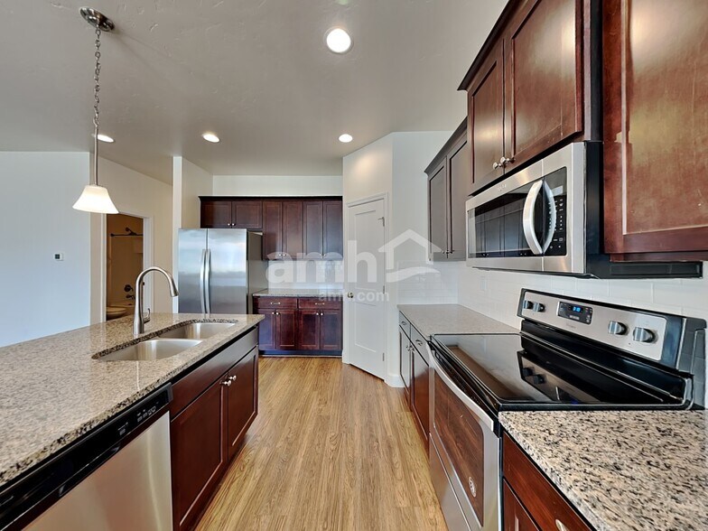 Building Photo - 1511 S Horton St