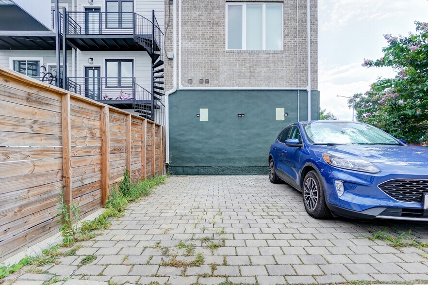 Parking-E Charging Available - 800 21st St NE