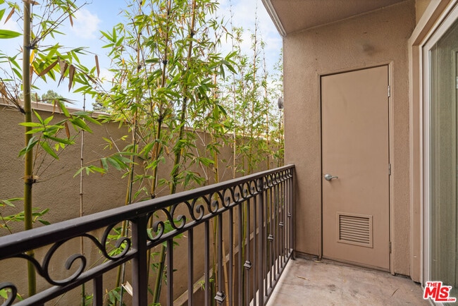 Building Photo - 8238 W Manchester Ave