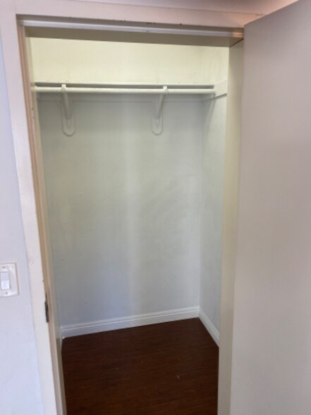 Building Photo - 3727 Watseka Ave