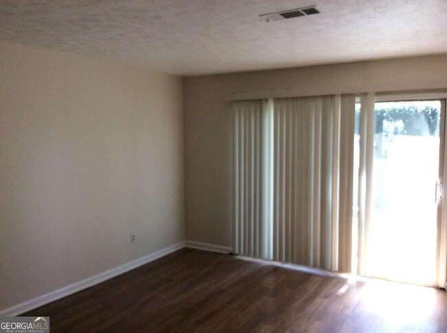 Building Photo - 200 Sheraton Ct