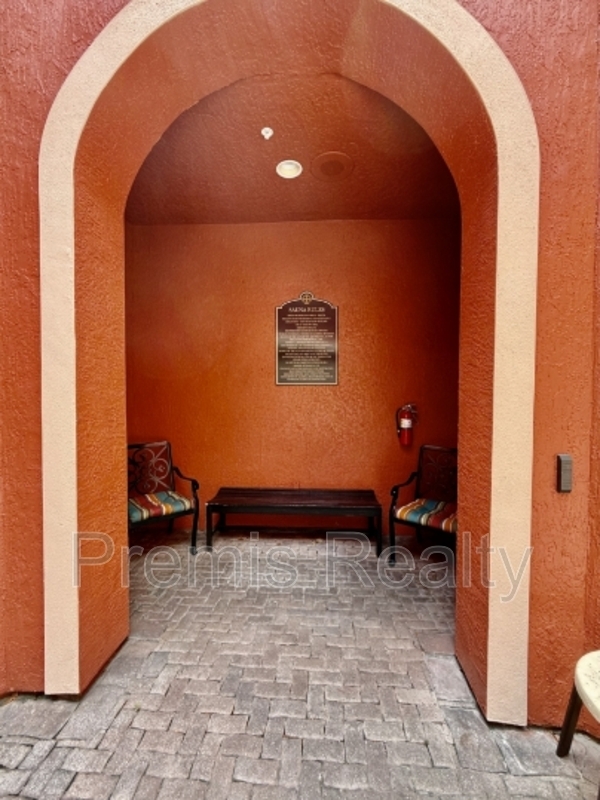 Building Photo - 2713 Via Murano