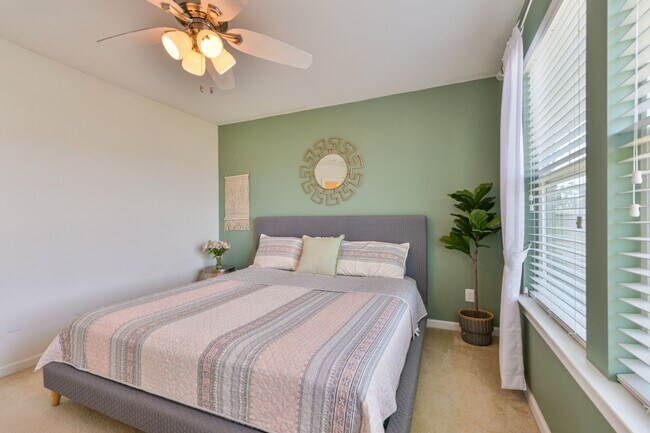 Building Photo - 430 Spectrum Rd