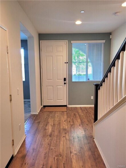 Building Photo - 40955 Belleray Ave