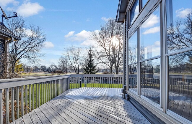 Building Photo - Comfortable Living in a Desirable Area