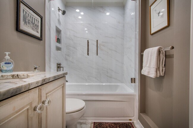 Building Photo - Immaculate Snee Farm Townhome for Rent!