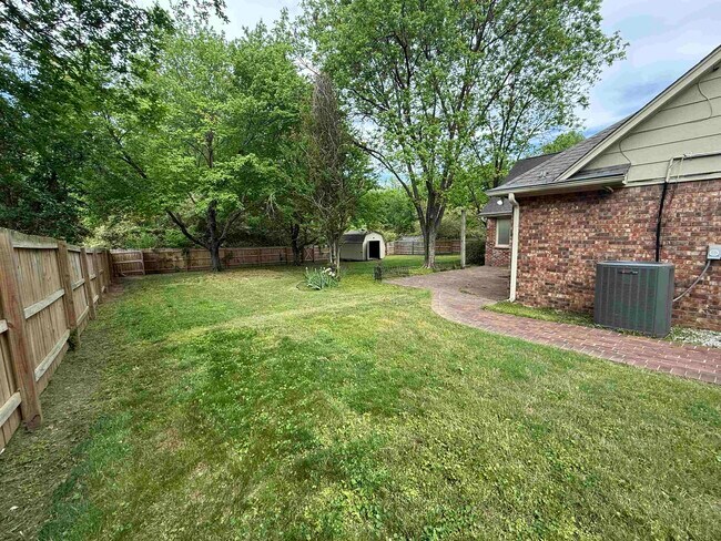 Building Photo - 2805 Morning Woods Dr