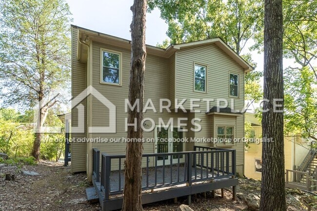 Building Photo - 531 Farmingdale Rd SE