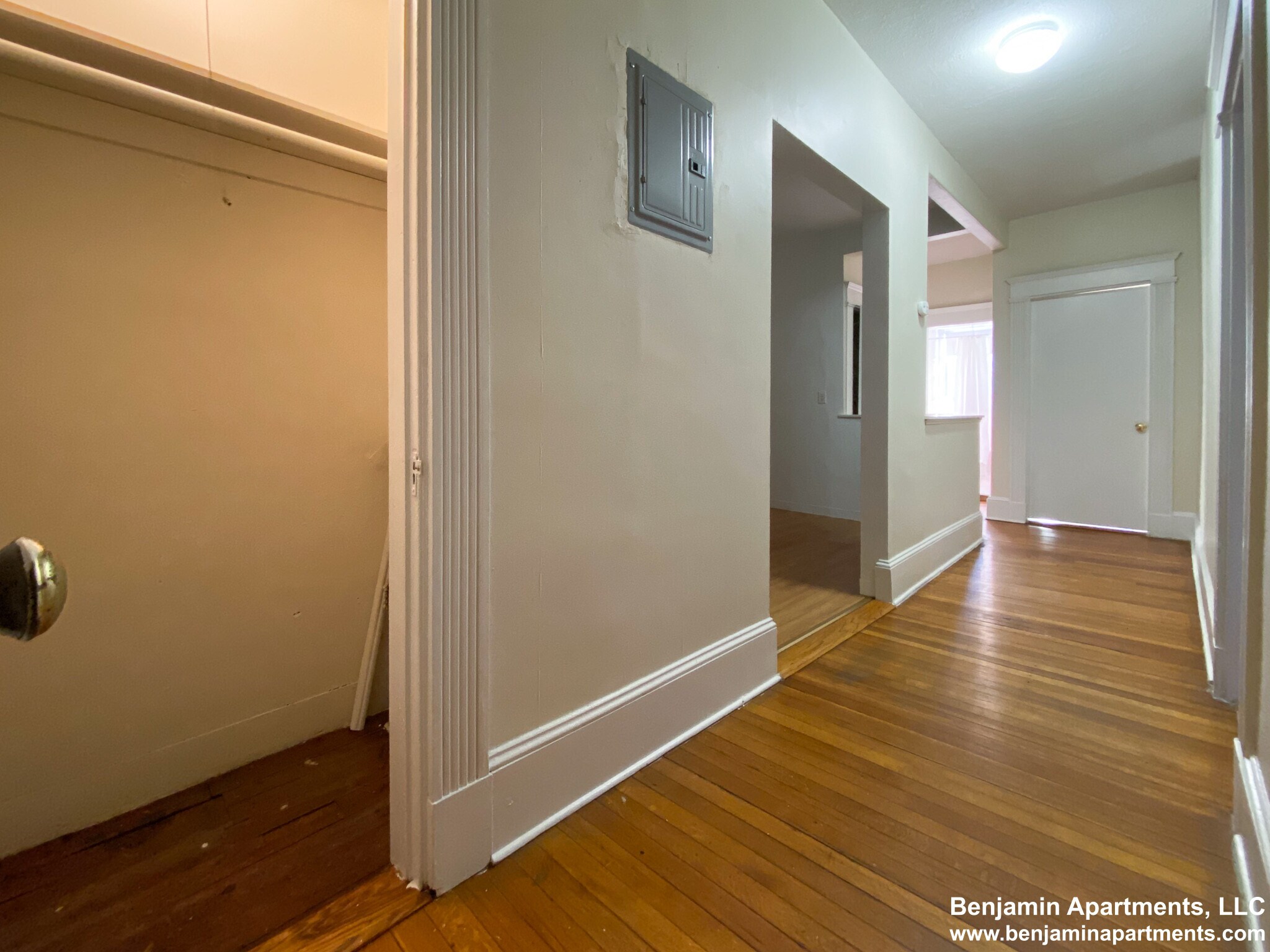 Building Photo - 1583 Beacon St