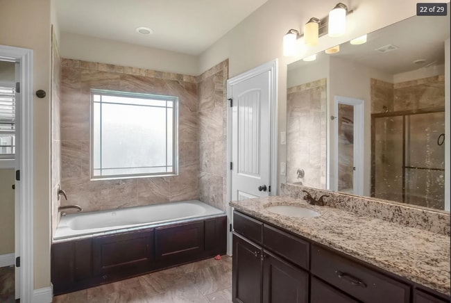 Building Photo - 2300 SW Chaddington Rd