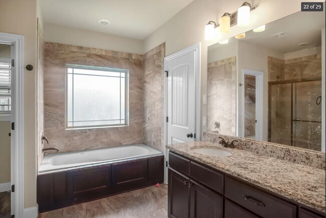 Building Photo - Beautiful 4 Bedroom 3 Full Bathroom DREAM ...