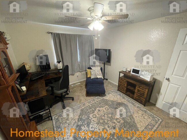 Building Photo - South Salem home with a view!