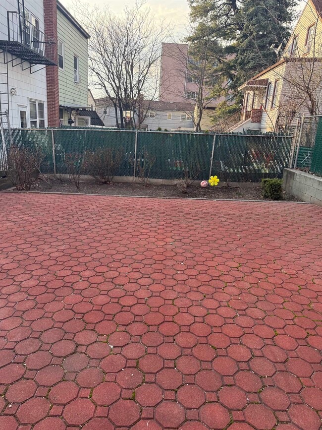 Building Photo - 1207 Central Ave