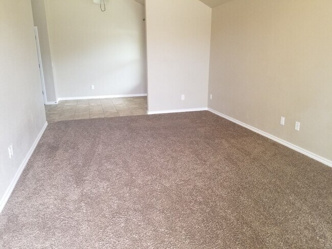 Building Photo - 4302 Hunters Pl Dr