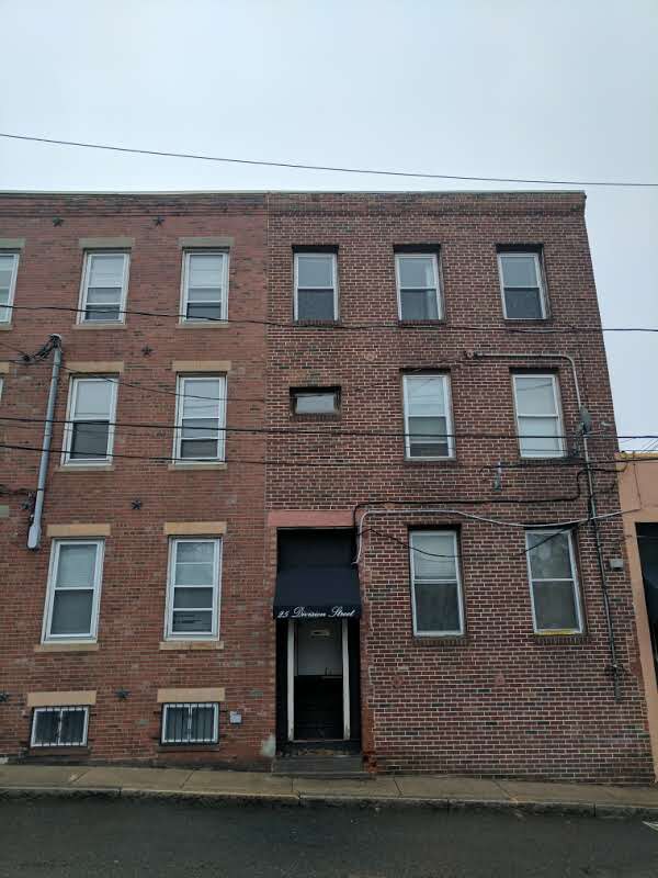 Building Photo - 45 Division St