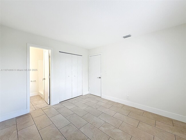 Building Photo - 1379 Seaview
