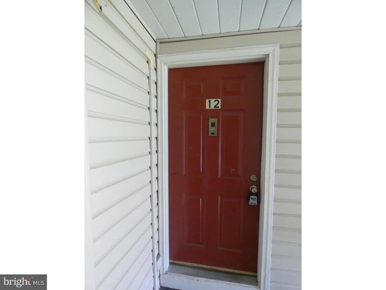 Primary Photo - 12 Holly Ct