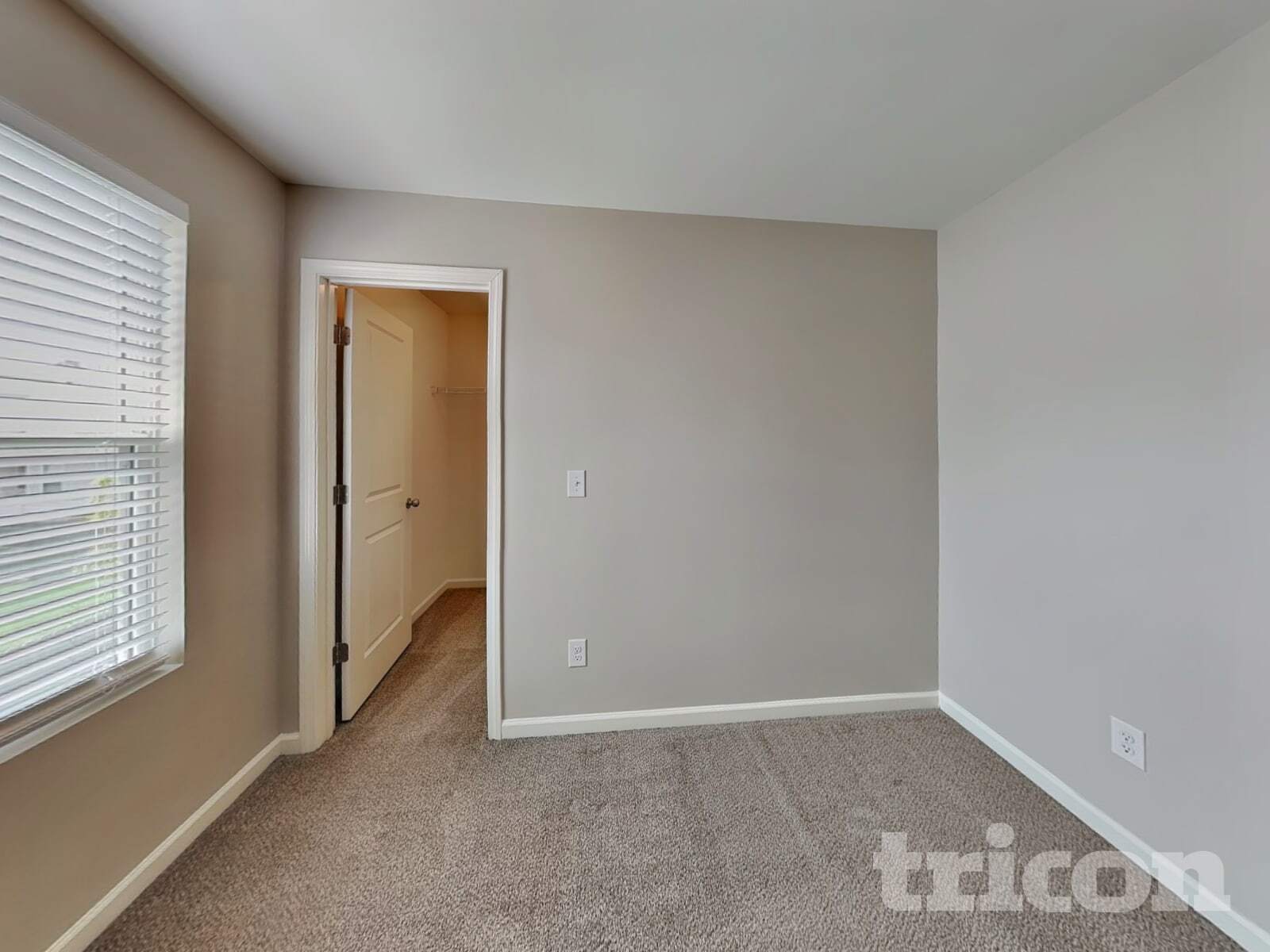 Building Photo - 1711 Sawtooth Ct