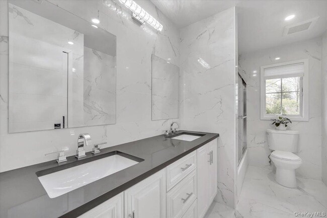 Building Photo - 10 Sandhage Dr