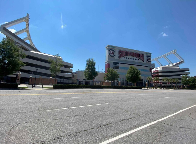 Walking distance to stadium! - 1085 Shop Rd