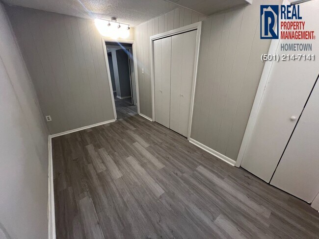 Building Photo - 6901 Archwood Dr