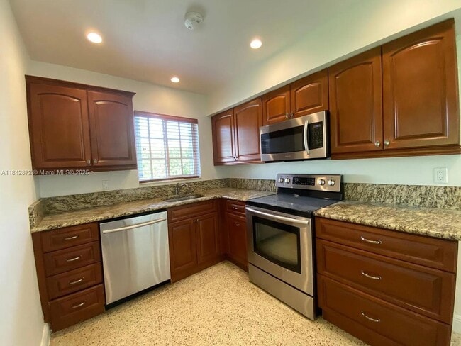 Building Photo - 8855 SW 41st Terrace