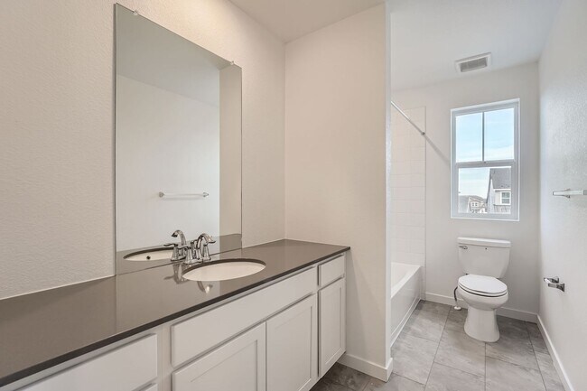 Building Photo - ALMOST BRAND NEW exquisite 3bd home in Harvest Ridge community