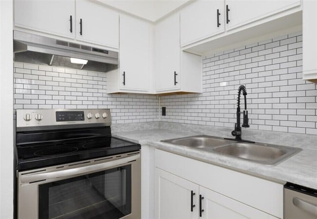 Building Photo - 1575 40th Ave