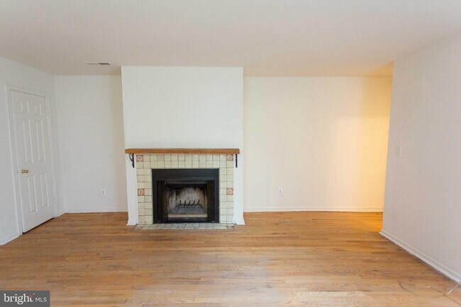 Building Photo - 526 Spruce St