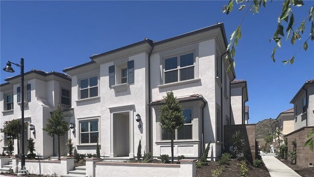 Building Photo - 110 Sunnyside