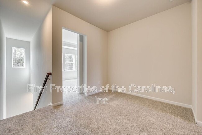 Building Photo - 229 Brks Spgs Dr