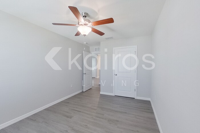 Building Photo - 8621 SW 43rd Ter