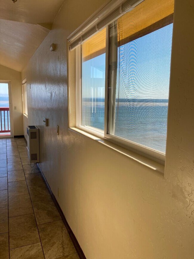 Building Photo - 6693 Del Playa Dr