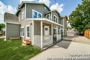 Building Photo - 811 W Kings Hwy