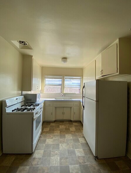 Building Photo - 1226 25th St