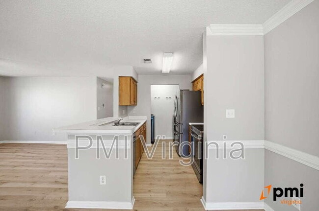 Building Photo - 417 Adkins Arch