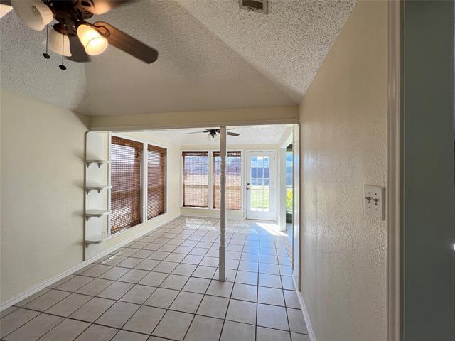 Building Photo - 2312 Blue Cypress Dr