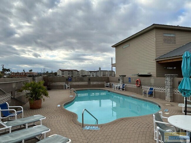 Building Photo - 1342 Harbor Island Dr