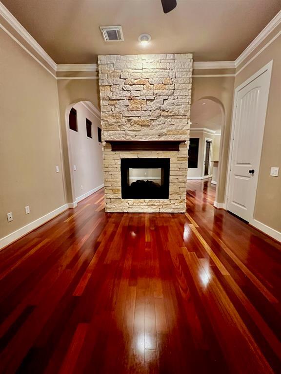 Building Photo - 11023 Robin Hood Ct