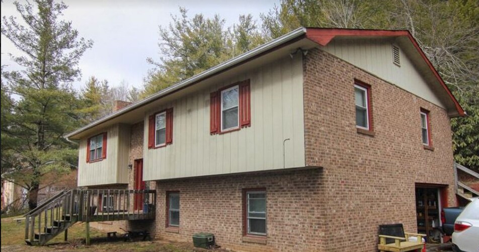 Building Photo - 945 Hodges Gap Rd