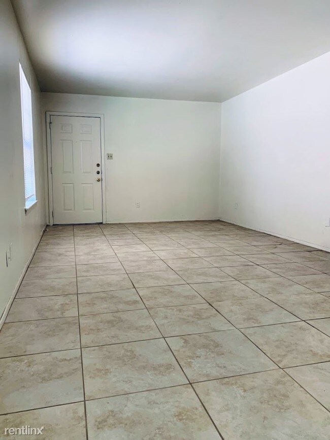 Building Photo - 2 br, 1 bath Apartment - Townshire Manor 17