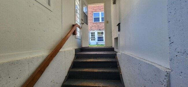 Building Photo - 316 S 3rd Ave