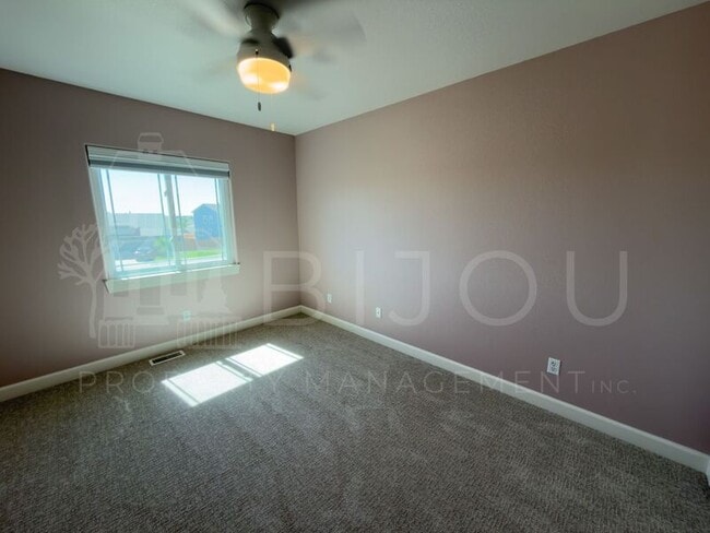 Building Photo - 6733 Summer Grace St
