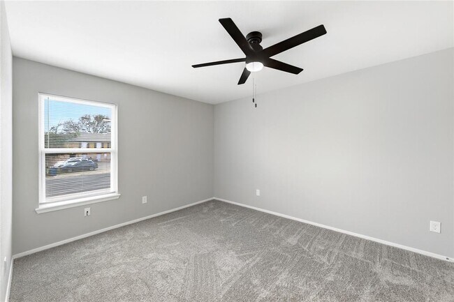 Building Photo - 2618 Ektom Dr