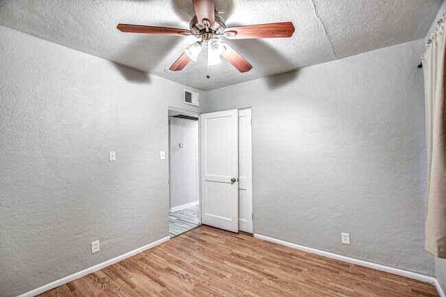 Building Photo - Vintage Ranch Home